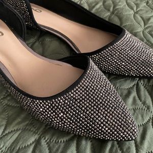 Womens point toe flats